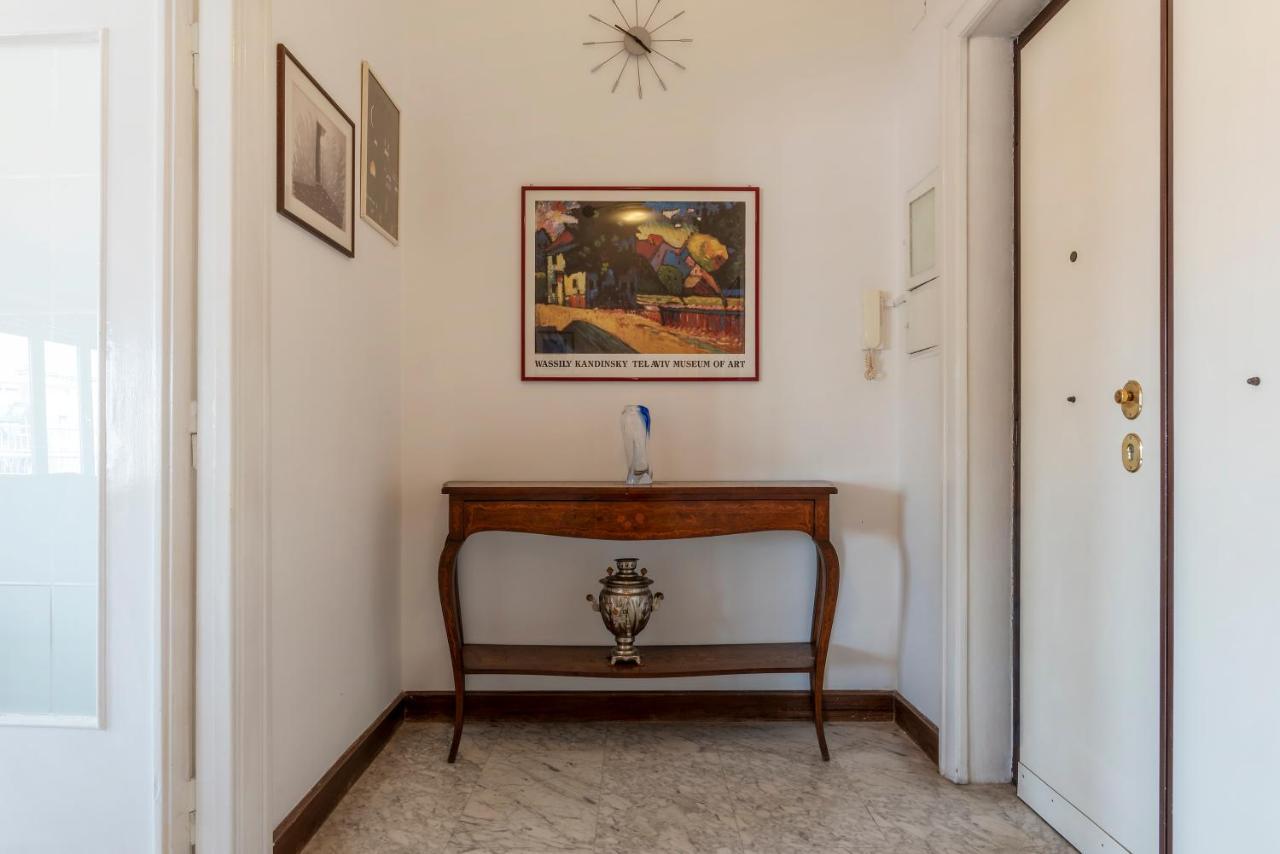 Roomy And Bright With Terrace Appartamento Roma